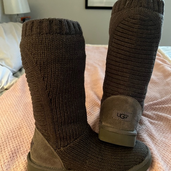 UGG brown sweater style - Picture 6 of 8